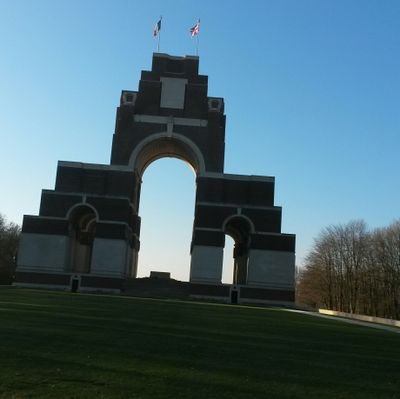 QMW History Graduate, been visiting FWW battlefields since 1995. European. Rejoiner. Support WHU.