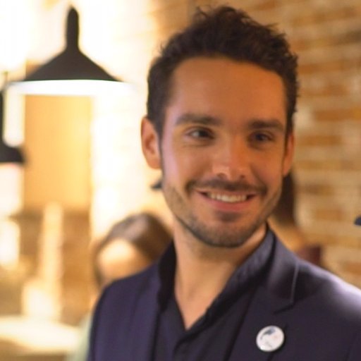 Fin 2016, j'ai rejoint l'aventure @easiware: éditeur d'1 plateforme d'enchantement client pour les marques pétillantes. #relationclient et #serviceclient.