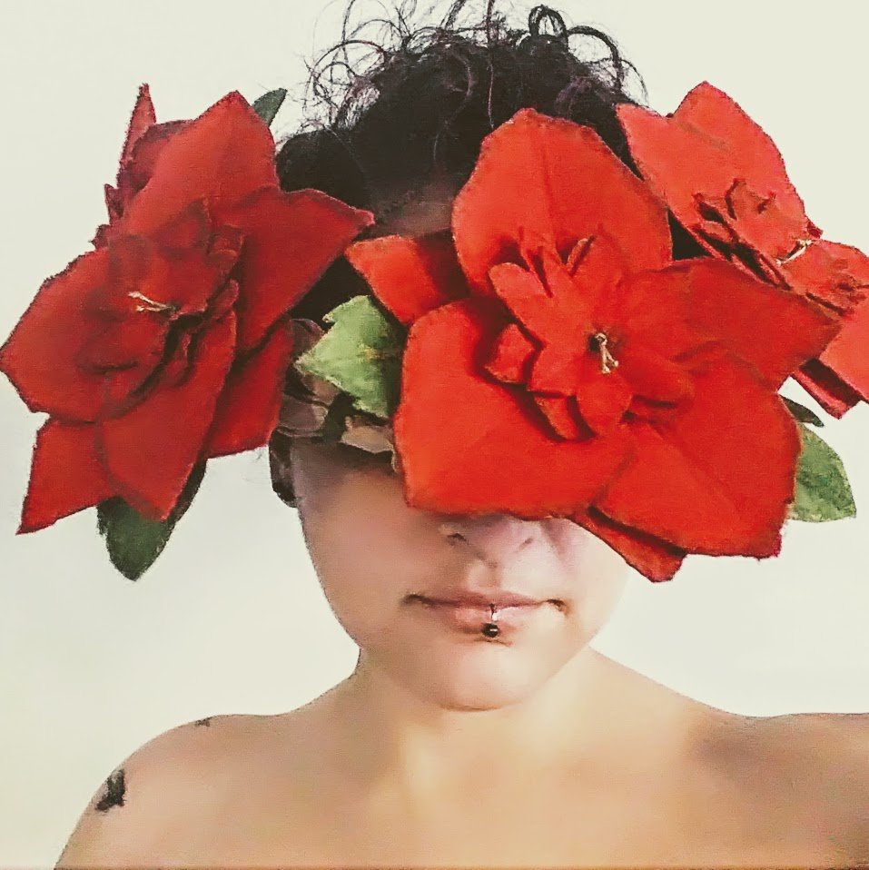 Designer frustrada, mãe de ratos, cuidadora de plantas, desbravadora de jogos. ela/dela. pt-br/es/en