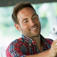 ziefetasoland's profile picture. i'm inside out, you're underneath.