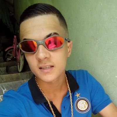 Só quero mesmo é seguir na minha, firmão, sem mágoa, sem rancor, sem decepção, só seguir, feliz. Tô vivão, mesmo com alguns problemas.