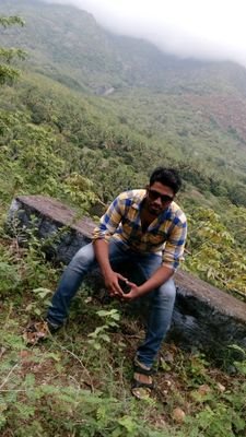 Logesh48786802's profile picture. L