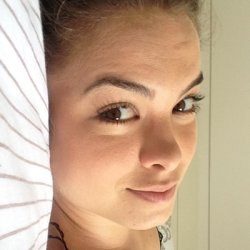 É que sempre estou sonhando com você meu anjo: Lua Blanco.
