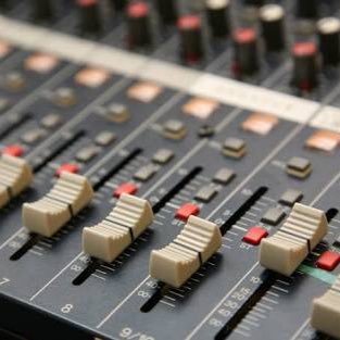 LFonkyo's profile picture. 学生アカペラのPAをやっています。