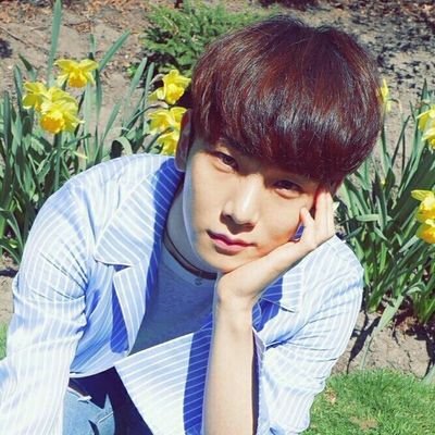 munhakzolla's profile picture. believe you and believe us 그리고 우리