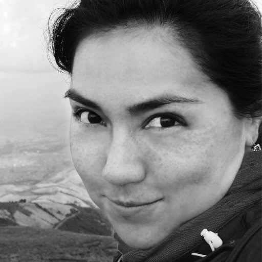 Pastas's profile picture. Diseñadora gráfica colombiana atravesando los Andes | Guardo un par de paisajes en mi mochila.