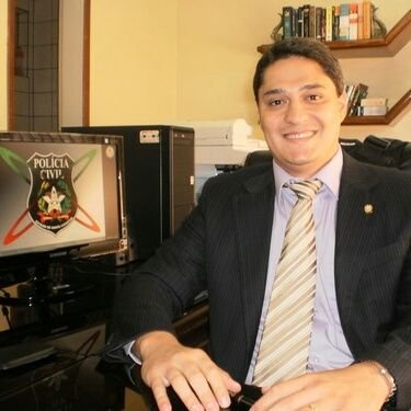 Delegado de Polícia em SC, Pós Graduado em Ciências Criminais e em Inteligência Estratégica.