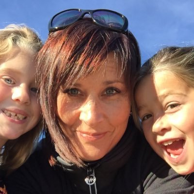 juliemcboucher's profile picture. Enseignante de français au secondaire, passionnée de littérature jeunesse, Instagram @coupsdecoeurslitterairesados