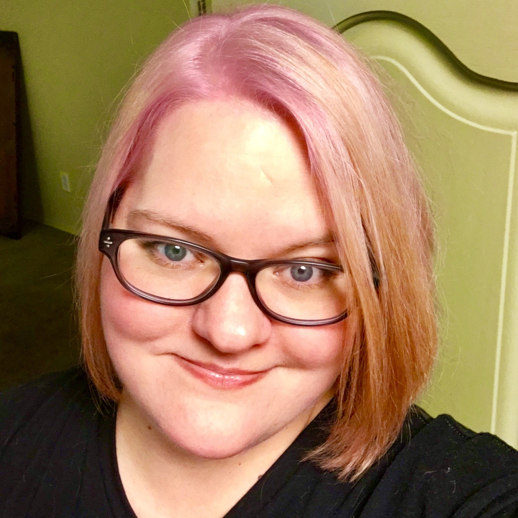 tinydncr82's profile picture. I'm pink and happy.