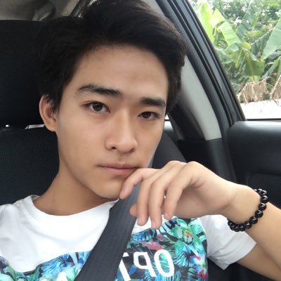 QKWArvzbSBoxUpg's profile picture. 