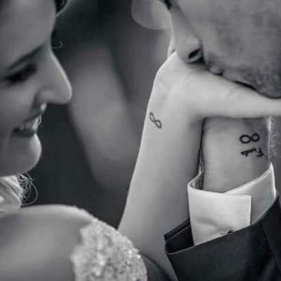 n33ooma's profile picture. انا انثى لااكتفي بهدر شهوتي بين احرف الكيبورد.، لذلك عذراً منكم ،