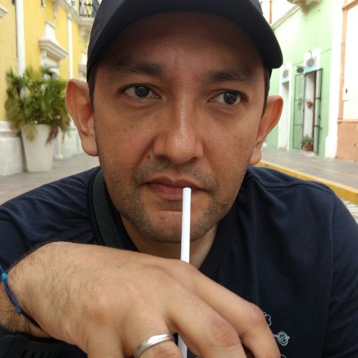 Carlos Ardila, Ingeniero de Sistemas y apasionado de temas como ciencia, tecnología, filosofía, ciencia ficción, música, cine y fotografía.