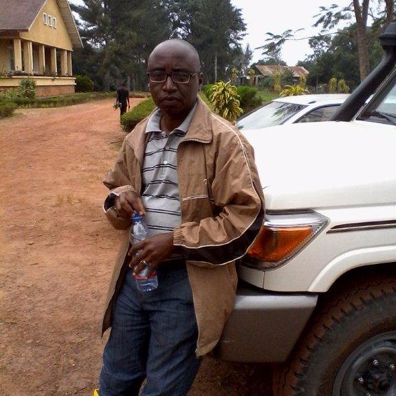 Je suis Ir Msc en Agronomie, Staff à l'IITA/RDC
Agronomiste & Expert semencier
Je milite pour un monde meilleur avec beaucoup d'amour et de pardon.