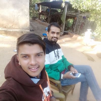 फुर्सदिलो, खत्तम, बदमाश, घमण्डी, उत्ताउलो, बढी बोल्ने तर मनको साफ, दयालु अनि सहयोगी मान्छे मै हुँ ~जे छैन त्यो खोज्दिन, जे छ त्यस्को बारे सोच्दिन ।