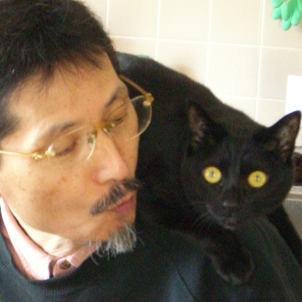 猫と会話する男