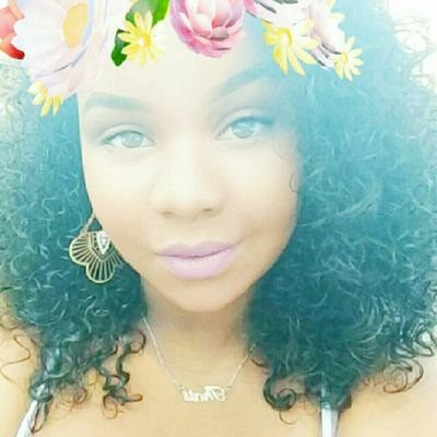 Maquiadora 💄
Baiana. 😱 👏 ❤
Snap 👻 thiisziinha
Instagram Profissional: taissimoesmakeup