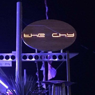 Modern boutique style Bar & Restaurant in Newquay that offers stylish dining by day and comes alive with a fresh, funky and modern soundtrack at night.