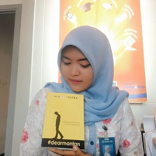 BukuDearMantan's profile picture. Buku #DEARMANTAN sudah bisa didapatkan di toko buku kesayangan kamu ya :) | CP: Tweetnesianperson@gmail.com