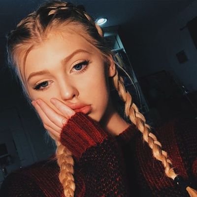 -this one of many loren fan.
I love her to the moon and back♥
LOREN GOALS.

follow.Instagram : liveforloren