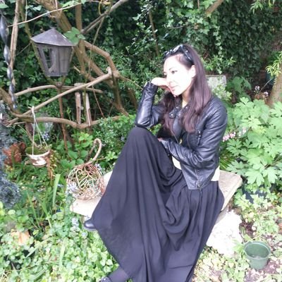 demifm's profile picture. Co-owner @cup_reading ,Barista,lost in space between total control and anarchy.