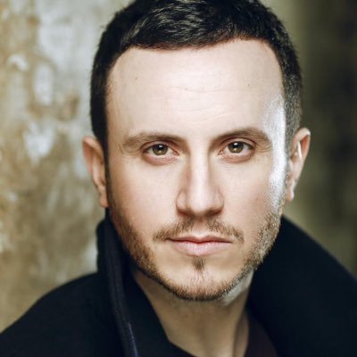 Actor/singer/musician. ’NARRATOR’ @choirofman Rep by @nam_agency Love football,music,film,TV,theatre https://t.co/2xRbHb6LUL