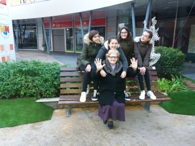 _trailerbook_'s profile picture. 5 chiques en acció dispostes a fer de tot