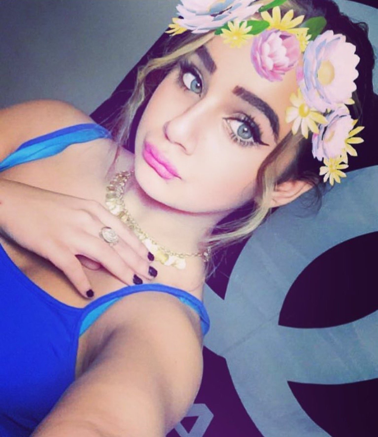 I'm new everyone follow me💕💕