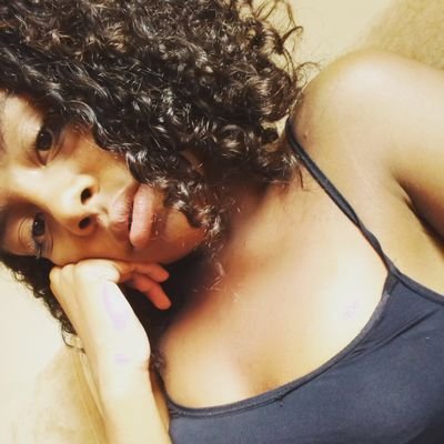 OBBsCOdfACLBOwF's profile picture. Isabelly Ribeiro💖
14 anos 😴
Bi👭
Um amorzinho de pessoa 🍀