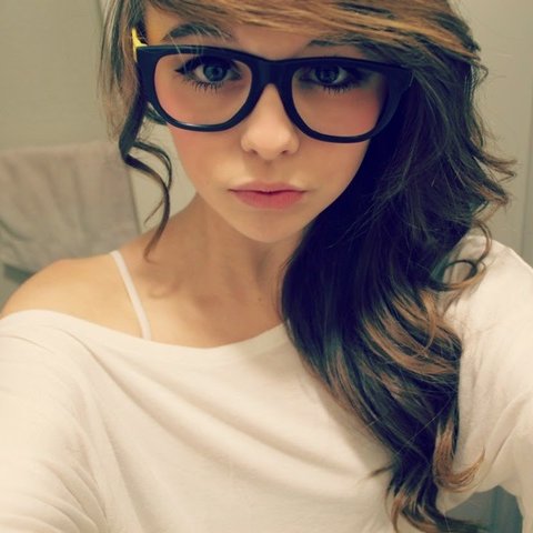 MaribelBreh's profile picture. Trying to find best t-shirt design.