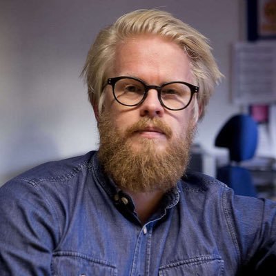 Rektor Räddningsgymnasiet på Sandö, brottarpappa och människa som twittrar privat med egna åsikter.