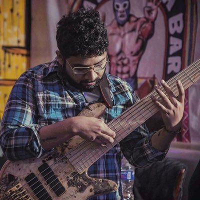 el_leobass's profile picture. Bajista contrabajista, ingeniero en audio, productor... Por cierto: Me cagan las selfies