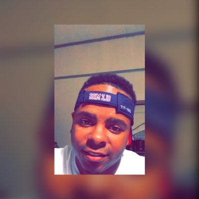 Just a ordinary black 💪🏾 man tryna make it in this cold ❄️ world of negativity and opportunity 😎😎👌🏾