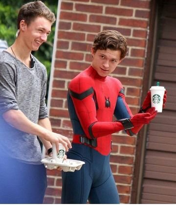 marvelnerd2008's profile picture. Huge Marvel Nerd                                             Insta is @petersforce
❤