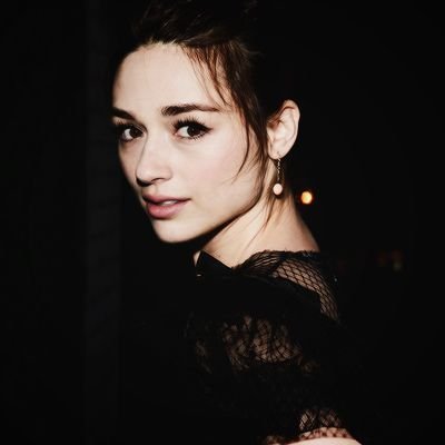Compte source sur la belle @CrystalmReed - Infos, photos et jeux pour embellir ta TL si tu t'abonnes !