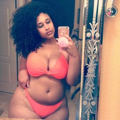 Show off the best looking women with hourglass figures. Want to be featured? Dm your pic. #hourglass #thickgirls #bigbooty #thickthighs #bigfines