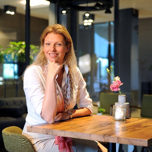 Getrouwd,moeder van Ottelie.Commercieel Manager Zorg EW Facility Services.Koken,(uit)eten,lezen,wielrennen.StelvioForLife '15 & '16 https://t.co/8WmSz8HM67