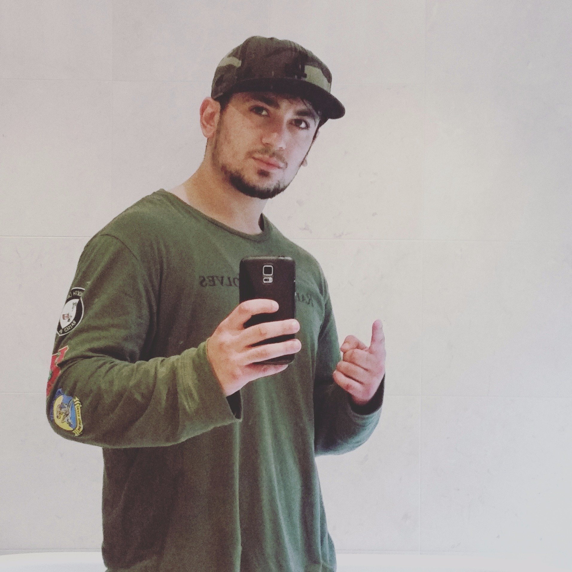 909Aaron's profile picture. 19, Buckinghamshire.
Fire Technician.
yeah yeah yeah.