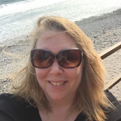 Mother of 3 who loves music,dance, good friends & living life to the fullest. Proud Customer Care Manager at Lumen. All opinions expressed are my own.