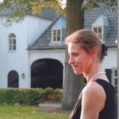 Ik ben een gecertificeerd makelaar & taxateur, geregistreerd onder RMT07.121.3176

Bent u op zoek naar een huis?
Wilt u uw huis verkopen?
Bezoek dan de website!