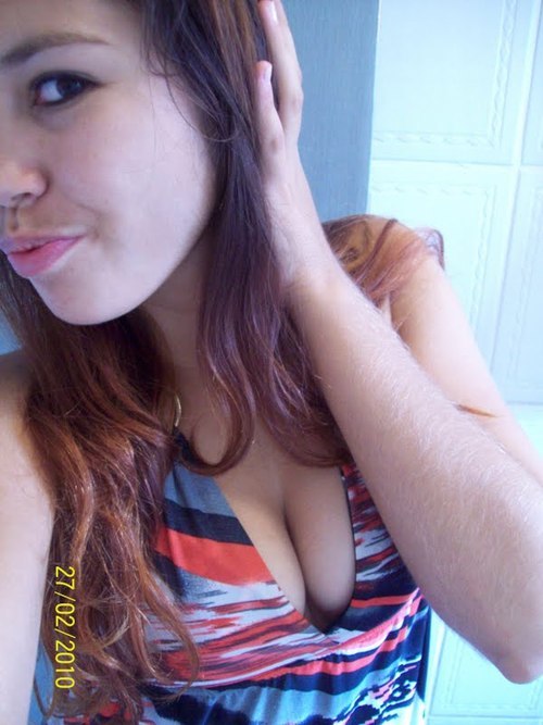 AneCazari's profile picture. 