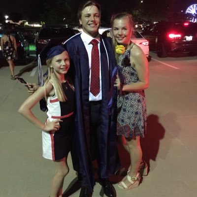 Father of 3 / happily married to ‘Wonder Woman’ (Jules)/ #USAFBRAT/son to Gramma&Papa(#vietnamvet) / Xbox dancinhoopsnrbis /College Baseball, NCAAW, & #dancedad