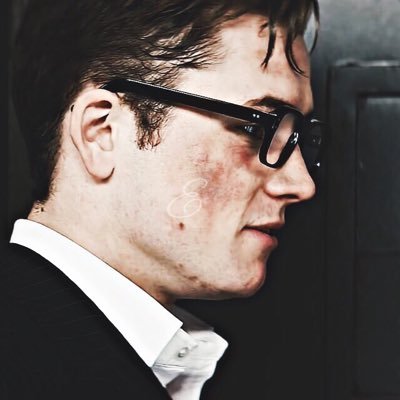 〝 Mᴀʀᴛɪɴɪ. Gɪɴ﹐ ɴᴏᴛ ᴠᴏᴅᴋᴀ﹐ ᴏʙᴠɪᴏᴜsʟʏ. Sᴛɪʀʀᴇᴅ ғᴏʀ ₁₀ sᴇᴄᴏɴᴅs ᴡʜɪʟᴇ ɢʟᴀɴᴄɪɴɢ ᴀᴛ ᴀɴ ᴜɴᴏᴘᴇɴᴇᴅ ʙᴏᴛᴛʟᴇ ᴏғ ᴠᴇʀᴍᴏᴜᴛʜ. Tʜᴀɴᴋ ʏᴏᴜ. 〞