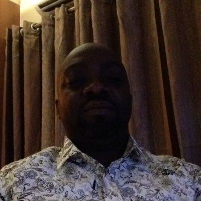 ezefrankari's profile picture. I live in the world of possibilities