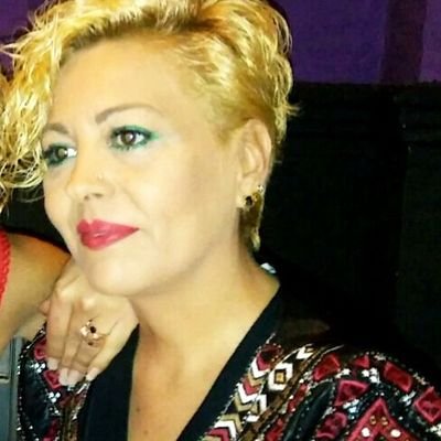 Soy única , alegre , jovial , adoro a mi hijo , amo la vida , el mañana no existe , solo pienso en hoy