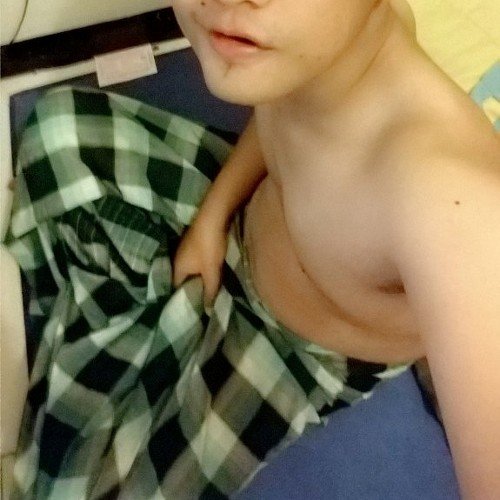 Re_ziana's profile picture. Fetish sarung kotak2 // Line : Rey_angemon // pin BBm : 5d8a424b