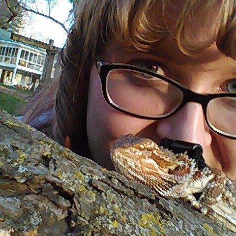 Freelancer, performer, animal rights (as relating to animal welfare) advocate, pescatarian