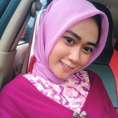 niaramadianii's profile picture. 