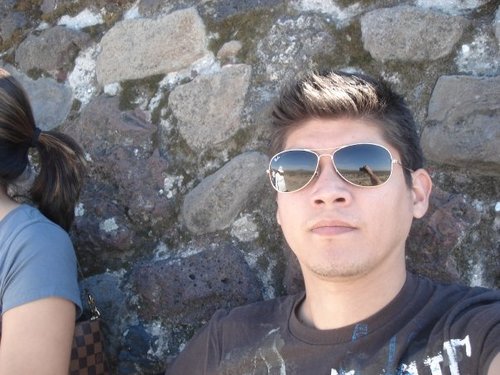 ReyAlanis's profile picture. 