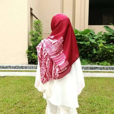 Apostrophes_A's profile picture. typically me