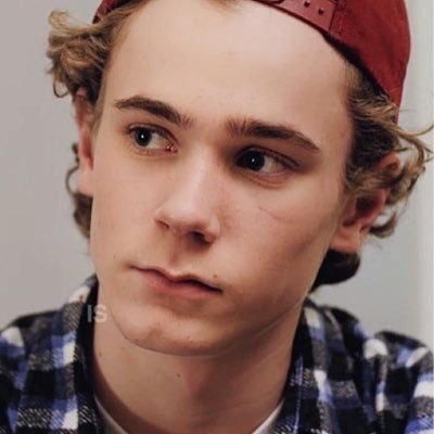 Follow @HERMANxMENDES